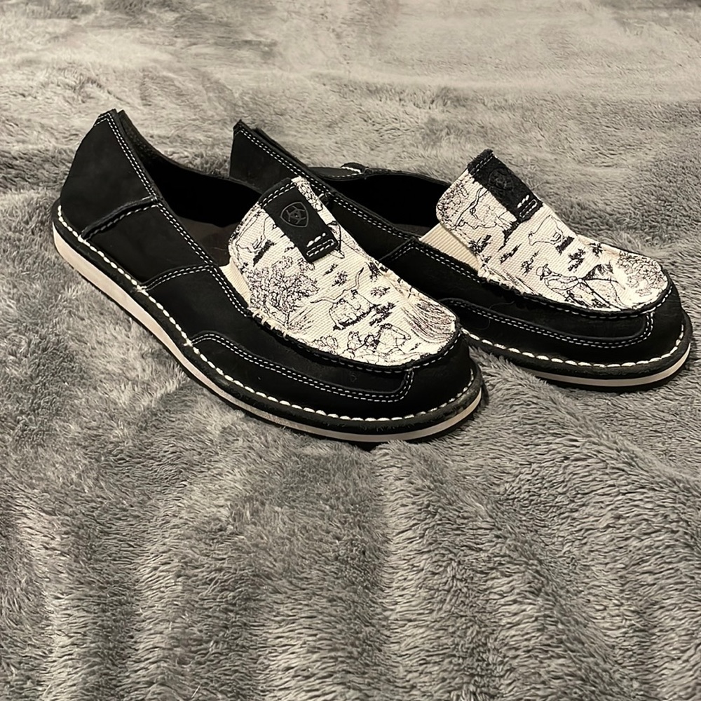 ARIAT CRUISER BLACK TUMBLEWEED PRINT -EUC-Style #10038419 Size 10B